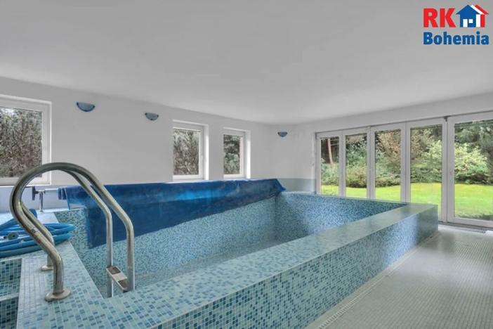 Prodej rodinného domu, Hrdlořezy, 400 m2