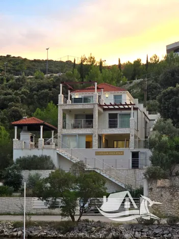 Prodej vily, Žrnovo, Chorvatsko, 240 m2