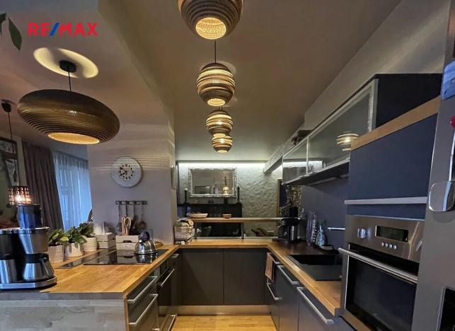 Prodej bytu 5+kk, Praha - Žižkov, Ke kapslovně, 147 m2