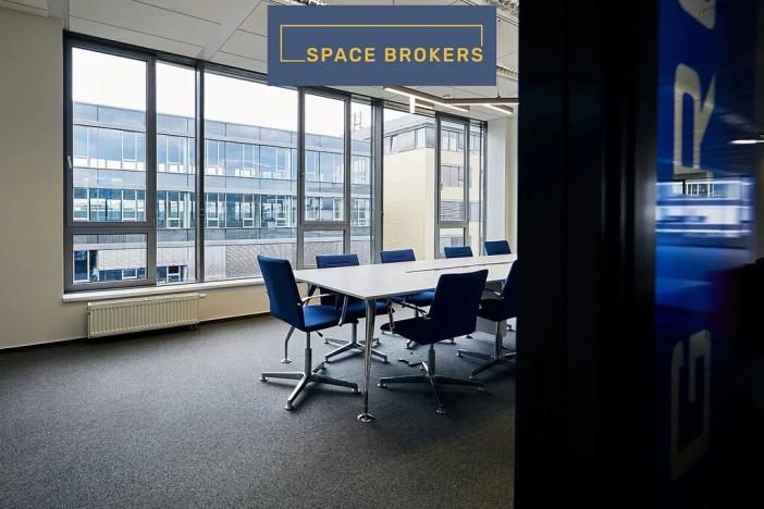 Pronájem kanceláře, Praha - Jinonice, Radlická, 2500 m2