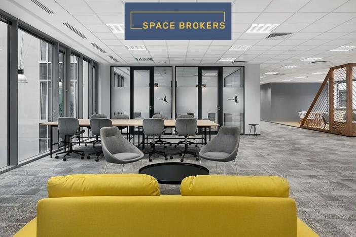 Pronájem kanceláře, Praha, Křižíkova, 550 m2