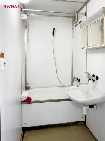 Prodej bytu 1+kk, Praha - Háje, Hlavatého, 27 m2