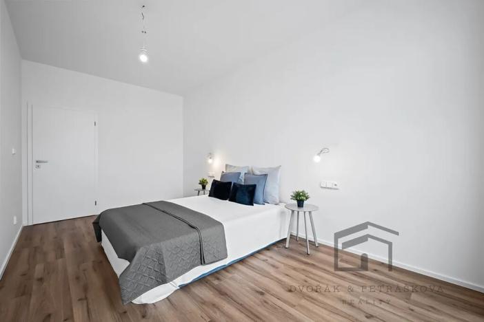 Pronájem bytu 2+kk, Praha - Vršovice, Bulharská, 46 m2