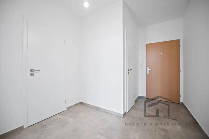 Pronájem bytu 2+kk, Praha - Vršovice, Bulharská, 46 m2