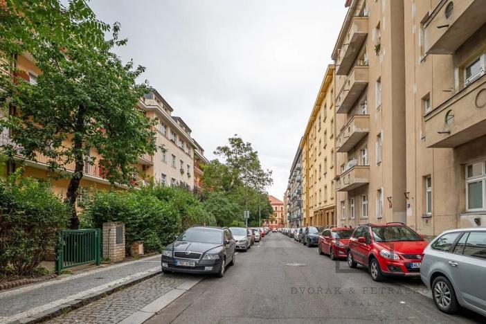 Pronájem bytu 2+kk, Praha - Vršovice, Bulharská, 46 m2