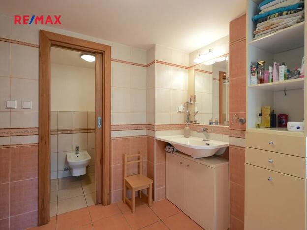 Prodej kanceláře, Lomnice, 298 m2