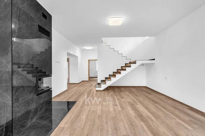 Prodej rodinného domu, Vykáň, 214 m2