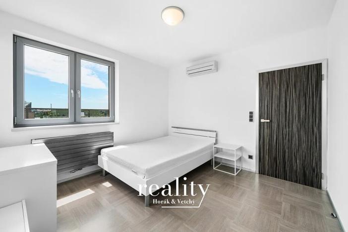 Prodej bytu 4+kk, Znojmo, Aninská, 100 m2