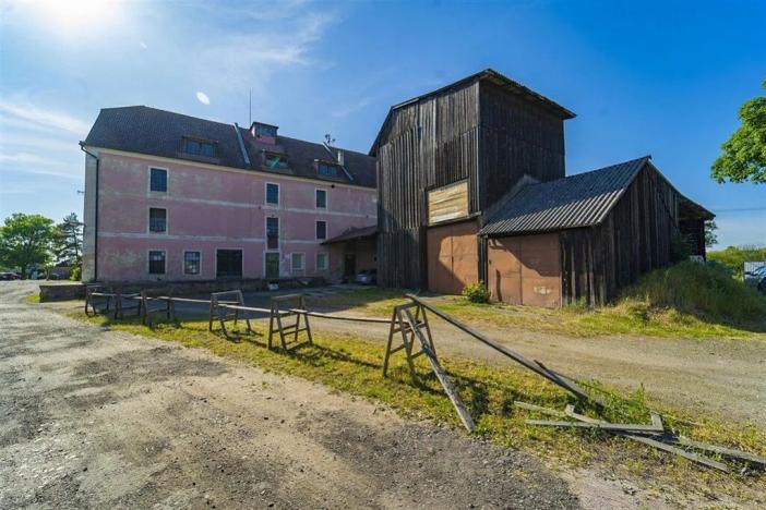 Prodej skladu, Pěčice, 3200 m2