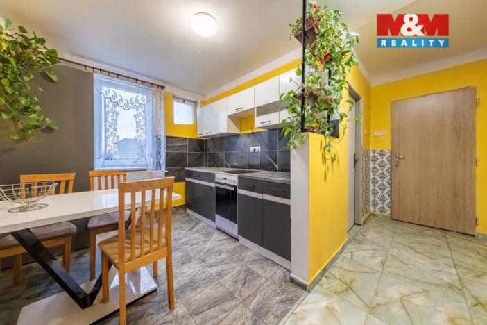 Prodej rodinného domu, Tři Dvory, 250 m2