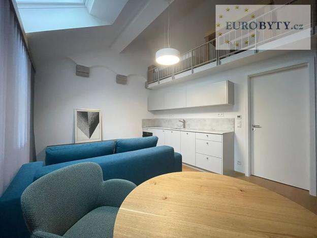 Pronájem bytu 1+kk, Praha - Vršovice, Bartoškova, 40 m2