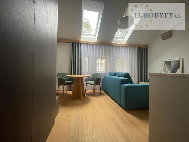 Pronájem bytu 1+kk, Praha - Vršovice, Bartoškova, 40 m2