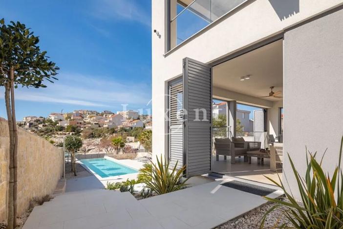 Prodej vily, Rogoznica, Chorvatsko, 675 m2