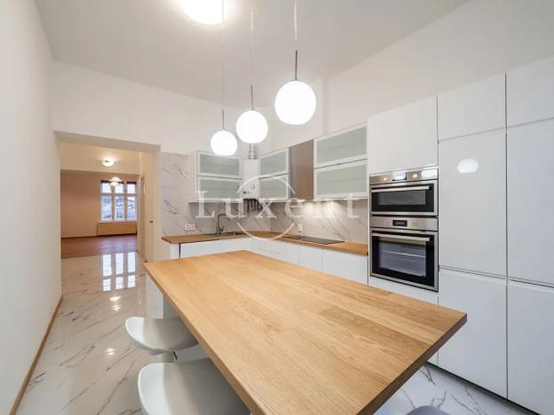 Pronájem bytu 6+kk a větší, Praha - Nové Město, Rašínovo nábřeží, 200 m2