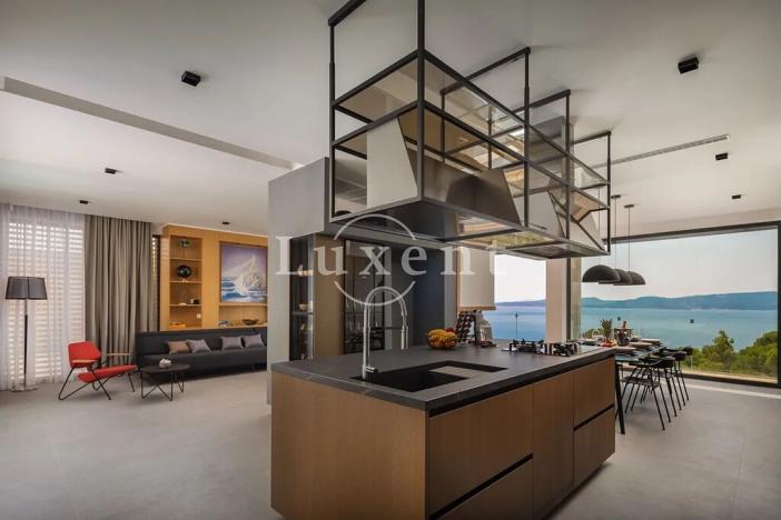 Prodej vily, Omiš, Chorvatsko, 298 m2