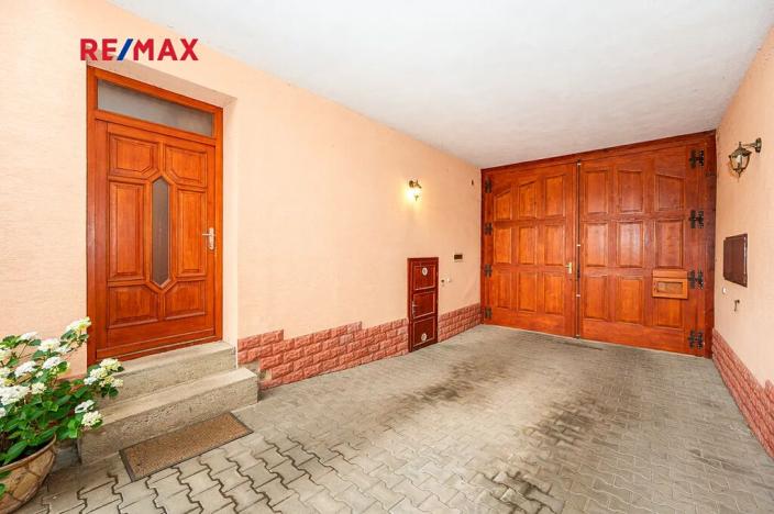 Prodej rodinného domu, Uhřice, 380 m2