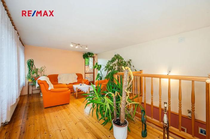 Prodej rodinného domu, Uhřice, 380 m2