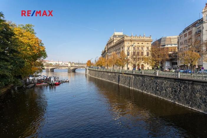 Pronájem bytu 2+kk, Praha - Nové Město, Masarykovo nábřeží, 60 m2