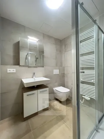 Pronájem bytu 2+kk, Praha - Strašnice, Michelangelova, 45 m2