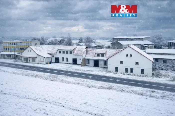 Prodej rodinného domu, Krakovany, 780 m2