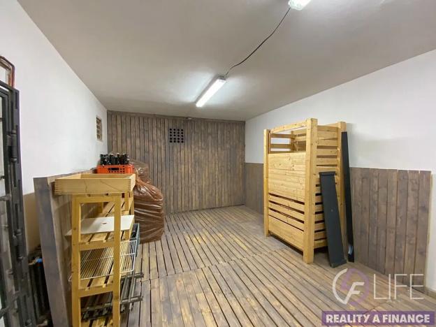 Prodej obchodního prostoru, Vrchlabí, Českých bratří, 1200 m2