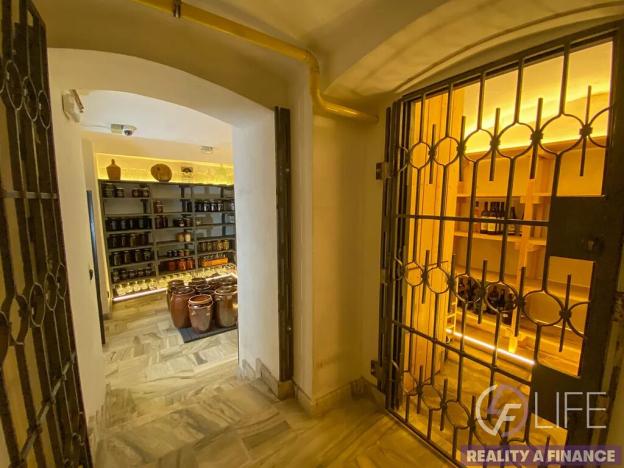 Prodej obchodního prostoru, Vrchlabí, Českých bratří, 1200 m2