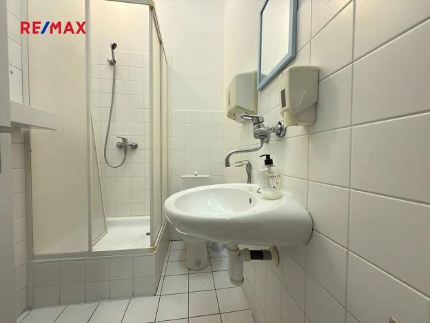 Pronájem kanceláře, Blatná, Nad Lomnicí, 110 m2