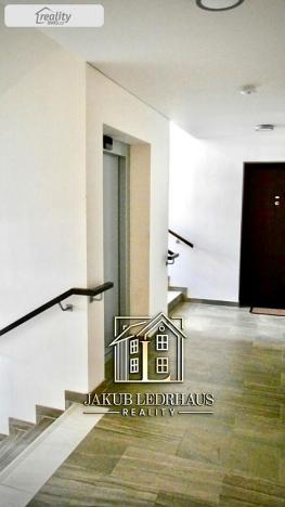 Pronájem bytu 1+kk, Praha - Kamýk, Kramperova, 31 m2