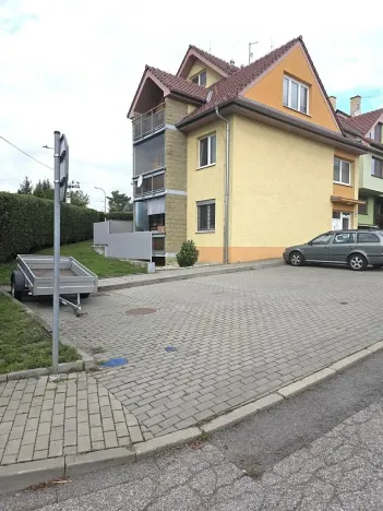 Prodej bytu 2+kk, Moravany, Sadová, 54 m2