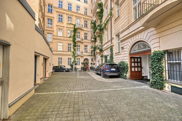 Pronájem kanceláře, Praha - Nové Město, Lazarská, 110 m2