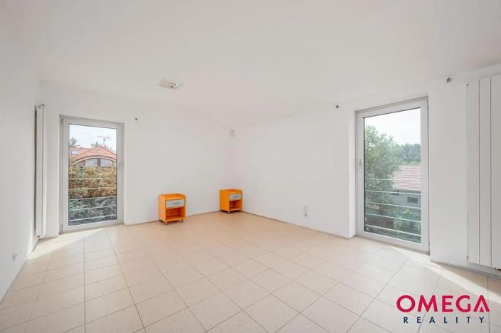 Pronájem rodinného domu, Kamenice, Vnitřní, 140 m2