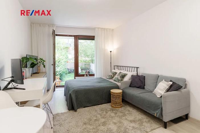 Prodej bytu 1+kk, Praha - Smíchov, Jeřabinová, 26 m2