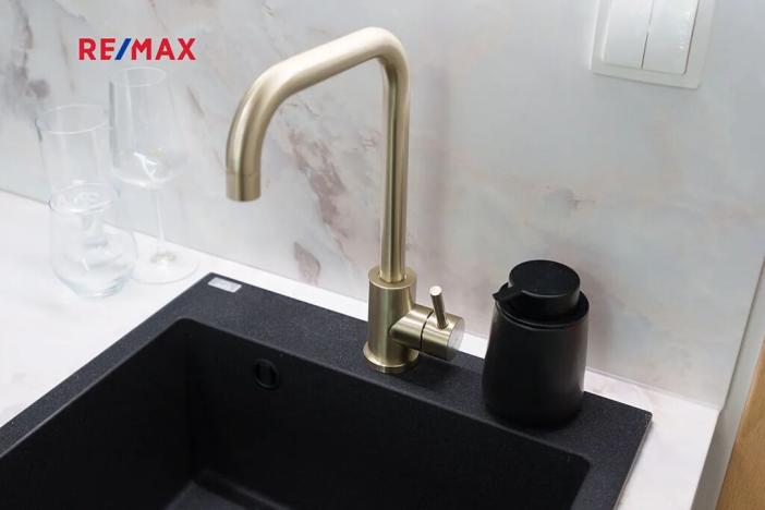 Prodej bytu 1+kk, Praha - Smíchov, Jeřabinová, 26 m2