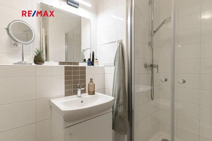 Prodej bytu 1+kk, Praha - Smíchov, Jeřabinová, 26 m2