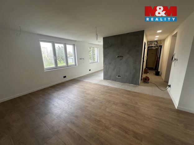 Prodej bytu 3+kk, Dvory, 95 m2