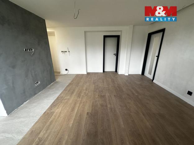 Prodej bytu 3+kk, Dvory, 95 m2