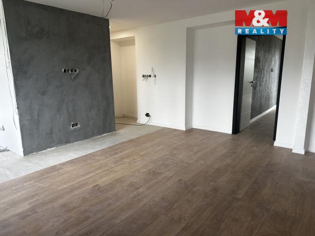 Prodej bytu 3+kk, Dvory, 95 m2