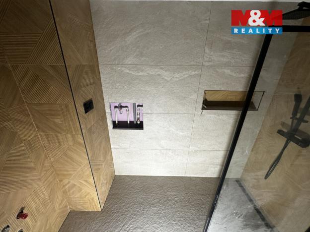 Prodej bytu 3+kk, Dvory, 95 m2