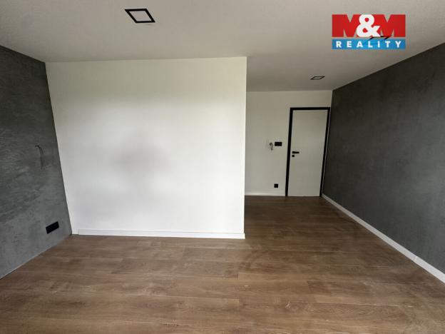 Prodej bytu 3+kk, Dvory, 95 m2