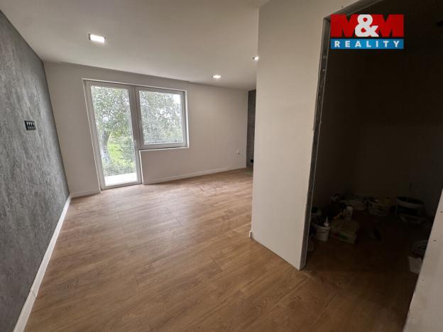 Prodej bytu 3+kk, Dvory, 95 m2