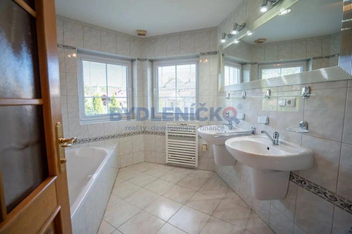 Prodej vícegeneračního domu, Volary, Budějovická, 248 m2