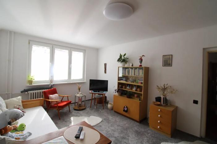 Prodej bytu 2+1, Karlovy Vary, Krymská, 54 m2