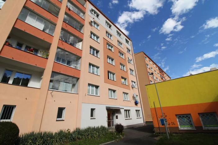 Prodej bytu 2+1, Karlovy Vary, Krymská, 54 m2