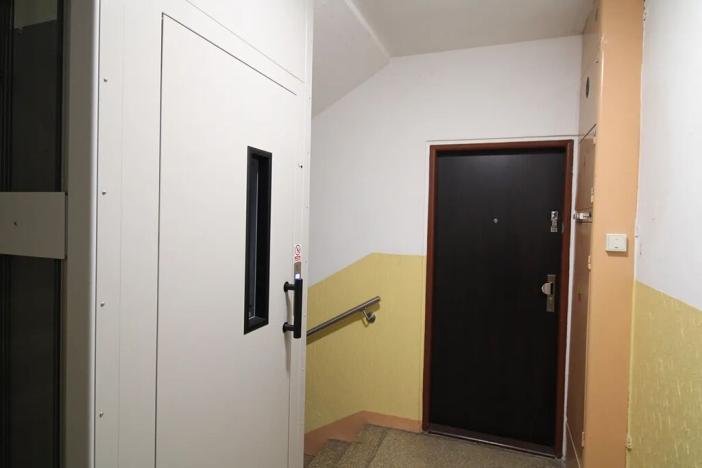 Prodej bytu 3+1, Karlovy Vary, Krymská, 68 m2