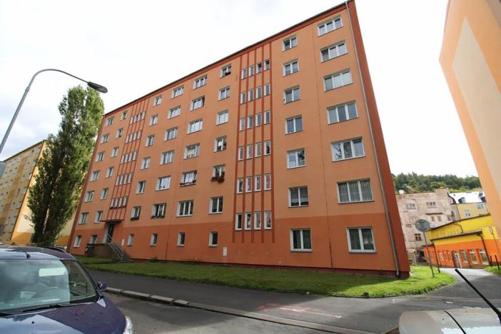 Prodej bytu 3+1, Karlovy Vary, Krymská, 68 m2