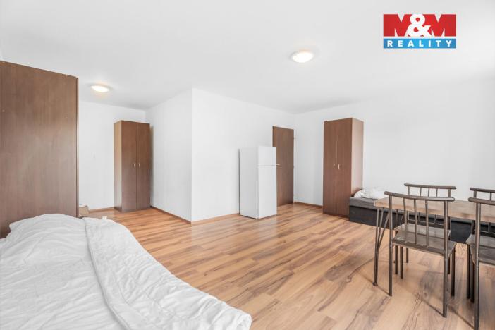 Prodej činžovního domu, Milovice, Topolová, 4261 m2