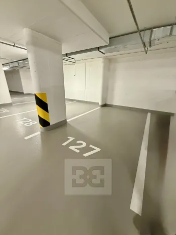 Pronájem garážového stání, Praha - Hloubětín, Poděbradská, 15 m2