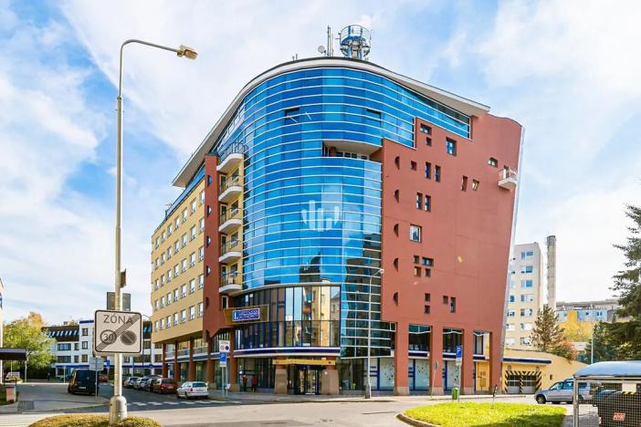 Pronájem kanceláře, Praha - Libeň, Podvinný mlýn, 1000 m2