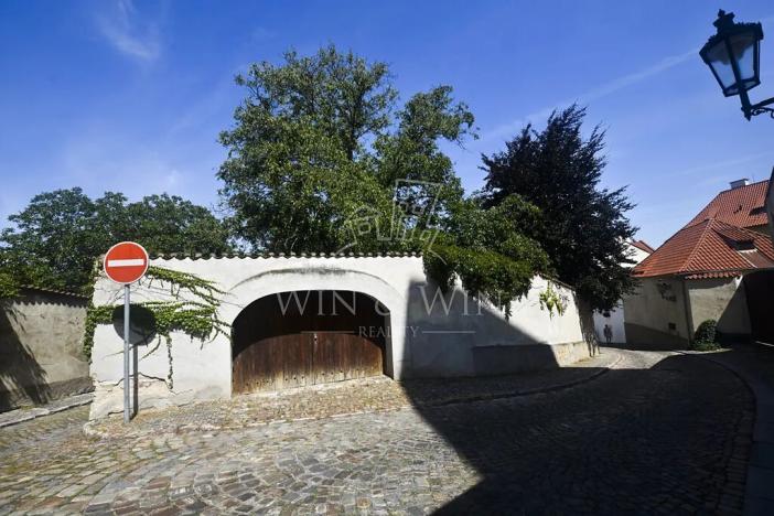 Prodej kanceláře, Praha - Hradčany, Kapucínská, 622 m2