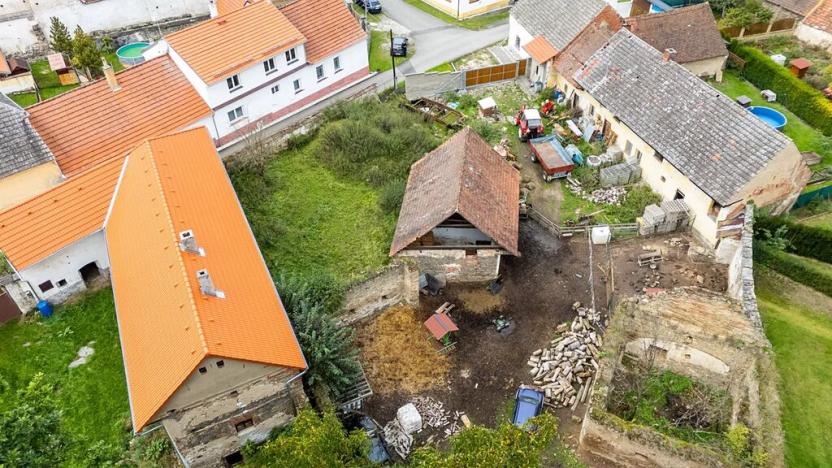 Dražba zemědělské usedlosti, Kalenice, 100 m2